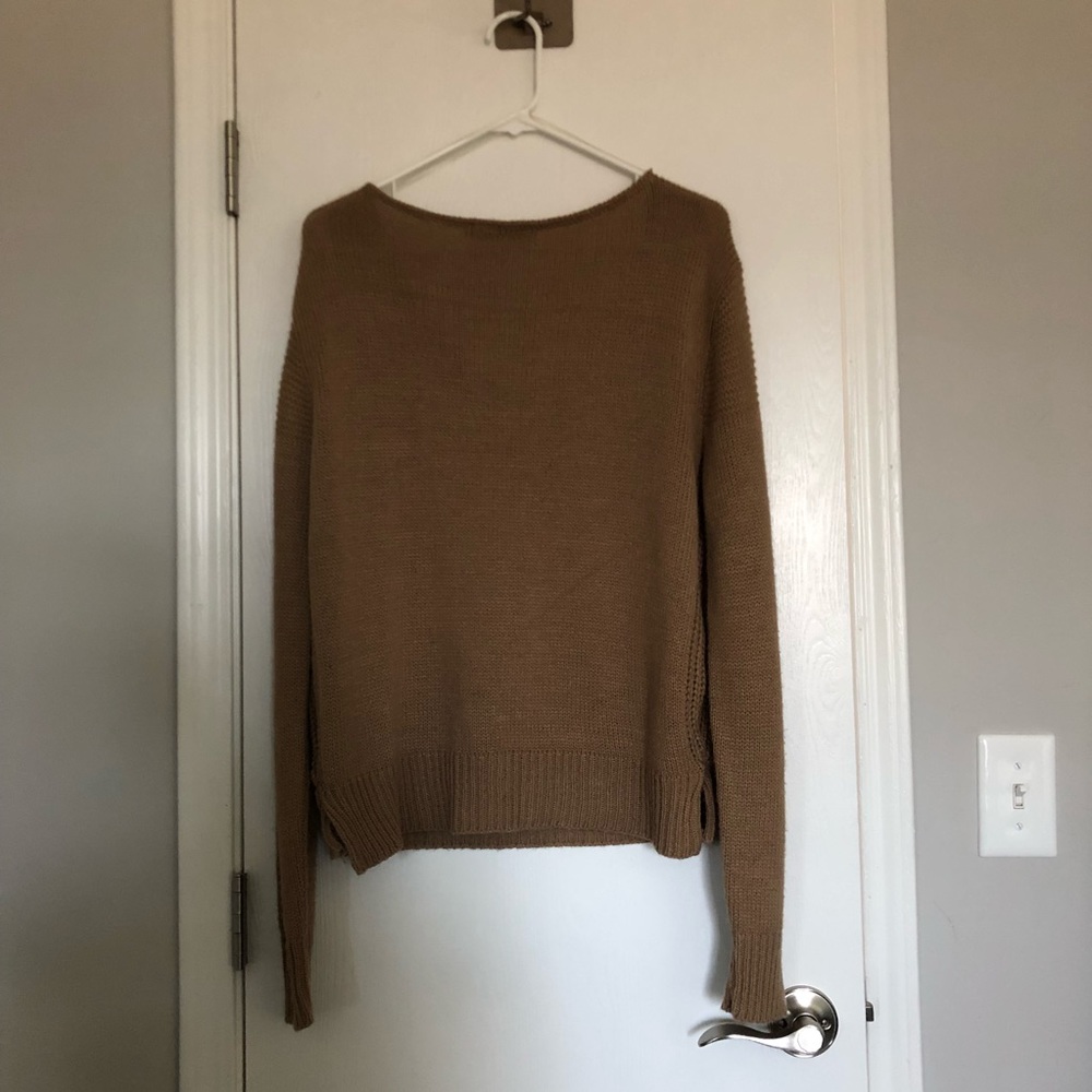 Tan sweater - Picture 4 of 4